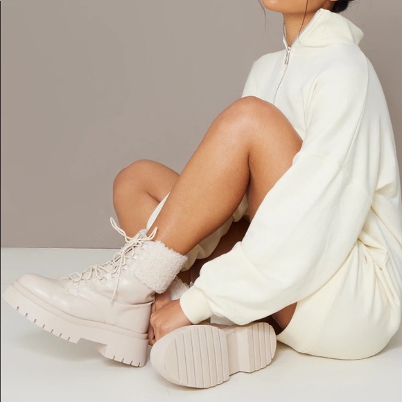 Cream Hiker Lace Up Borg Chunky Sole Ankle Boots - Picture 1 of 3